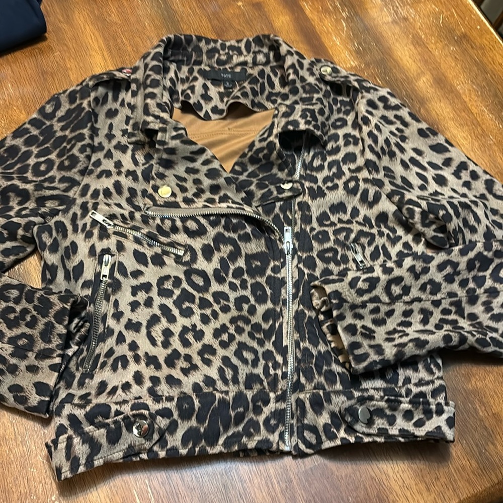 Jacket Cheetah Zip Up Size Small